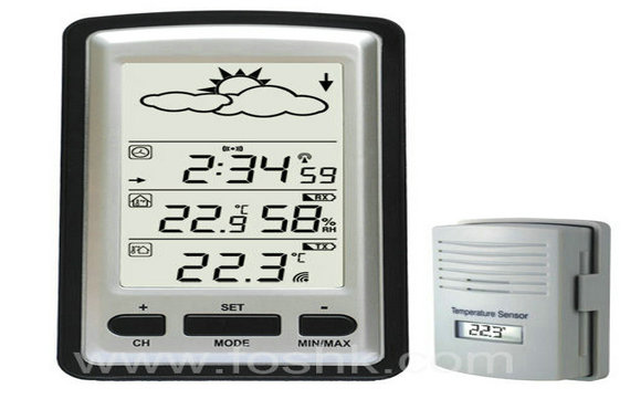 Wireless weather station with outdoor temperature 